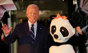 Bà Jill Biden hóa trang thành gấu trúc trong Halloween cuối cùng ở Nhà Trắng Bà Jill Biden hóa trang thành gấu trúc trong Halloween cuối cùng ở Nhà Trắng