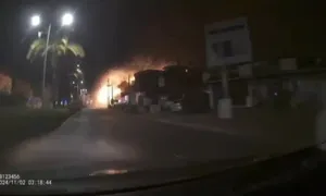 Rocket lao trúng ngôi nhà ở miền trung Israel, 19 người bị thương Rocket lao trúng ngôi nhà ở miền trung Israel, 19 người bị thương