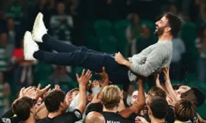 CĐV Man Utd đòi dựng tượng HLV Amorim CĐV Man Utd đòi dựng tượng HLV Amorim