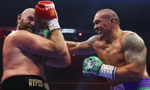 Usyk thắng Fury, bảo vệ ba đai quyền Anh hạng nặng