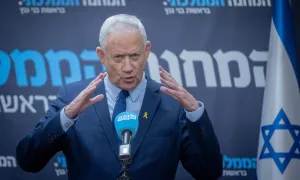 Thủ lĩnh đối lập Israel kêu gọi 'nhắm thẳng vào Iran' để răn đe Houthi Thủ lĩnh đối lập Israel kêu gọi 'nhắm thẳng vào Iran' để răn đe Houthi