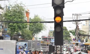 'Cần vùng xanh cho tài xế lỡ vượt đèn vàng' 'Cần vùng xanh cho tài xế lỡ vượt đèn vàng'