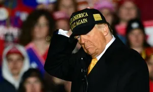 Ông Trump muốn chặn công bố báo cáo về bê bối tài liệu mật