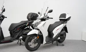 Honda SH150i Sport Edition nhập Italy đầu tiên về Việt Nam Honda SH150i Sport Edition nhập Italy đầu tiên về Việt Nam
